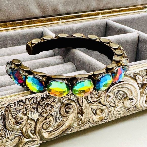 Vintage Rare heliotrope Sorrelli Crystal Cuff Bracelet - Picture 17 of 17